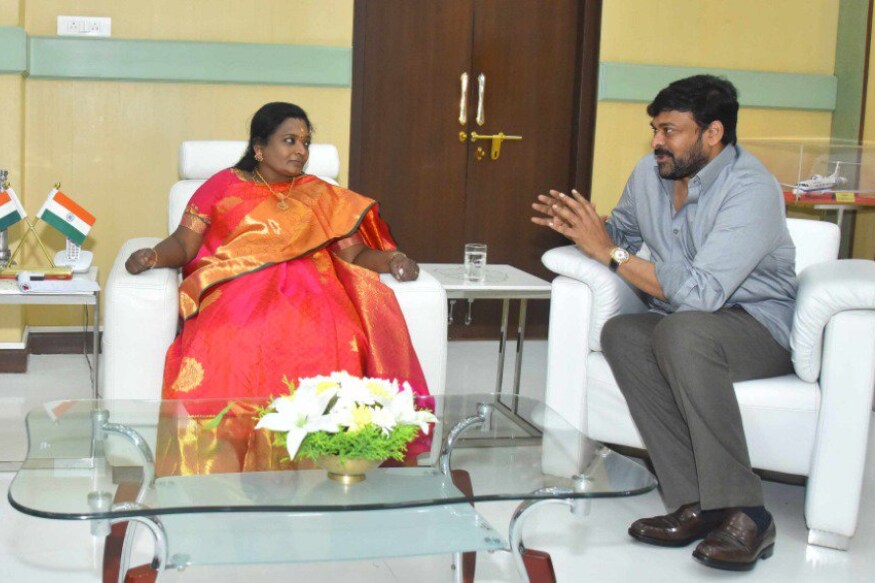 megastar chiranjeevi met telangana governor tamilisai Soundararajan for watching sye narasimha reddy movie,Tamilisai Soundararajan,sye raa narasimha reddy collections,chiranjeevi,Tamilisai Soundararajan chiranjeevi,sye raa narasimha reddy,bjp chiranjeevi,chiranjeevi Tamilisai Soundararajan sye raa narasimha reddy,telangana governor Tamilisai Soundararajan,tamilisai soundararajan,tamilisai soundararajan comedy,tamilisai soundararajan latest speech,chiranjeevi,tamilisai,tamilisai soundararajan interview,tamilisai soundararajan son,tamilisai soundararajan speech,megastar chiranjeevi,tamilisai soundararajan son airport,tamilisai soundararajan speech today,tamilisai soundarrajan,tamilisai soundarajan,ts new governor tamilisai soundararajan,chiranjeevi,telangana governor tamilisai soundararajan,tollywood,telugu cinema,తమిళిసై సౌందర్ రాజన్,చిరంజీవి,తెలంగాణ గవర్నర్,తెలంగాణ గవర్నర్ తమిళిసై సౌందర్ రాజన్,తెలంగాణ గవర్నర్ తమిళిసై సౌందర్ రాజన్ చిరంజీవి,తెలంగాణ గవర్నర్ తమిళిసై సౌందర్ రాజన్ ను కలిసిన మెగాస్టార్ చిరంజీవి,మెగాస్టార్ చిరంజీవి తెలంగాణ గవర్నర్ తమిళిసై సౌందర్ రాజన్,తెలంగాణ న్యూస్,టాలీవుడ్ న్యూస్,
