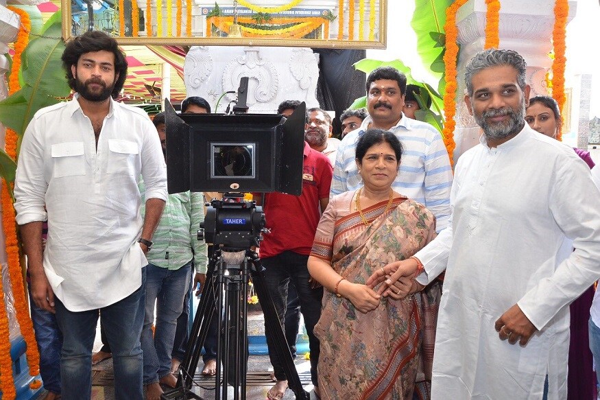 Allu Aravind Divides all his assets between sons and Geetha Arts not for Allu Arjun anymore pk అల్లు అరవింద్ ఈ మధ్యే తన 70వ పుట్టినరోజు జరుపుకున్నాడు. ఒకప్పుడు వరస సినిమాలు నిర్మించిన ఈయన.. ఈ మధ్య కాలంలో చాలా వేగం తగ్గించాడు. కేవలం కొడుకులతో మాత్రమే సినిమాలు చేస్తున్నాడు. allu aravind,allu aravind assets,allu aravind assets allu arjun,allu arjun assets,allu arjun geetha arts,allu aravind divides assets allu arjun,geetha arts allu venkatesh,allu aravind allu venkatesh,telugu cinema,alli shirish,అల్లు అరవింద్,అల్లు అర్జున్,అల్లు అర్జున్ అల్లు శిరీష్,అల్లు అరవింద్ ఆస్తి పంపకాలు,తెలుగు సినిమా,గీతా ఆర్ట్స్ అల్లు అర్జున్