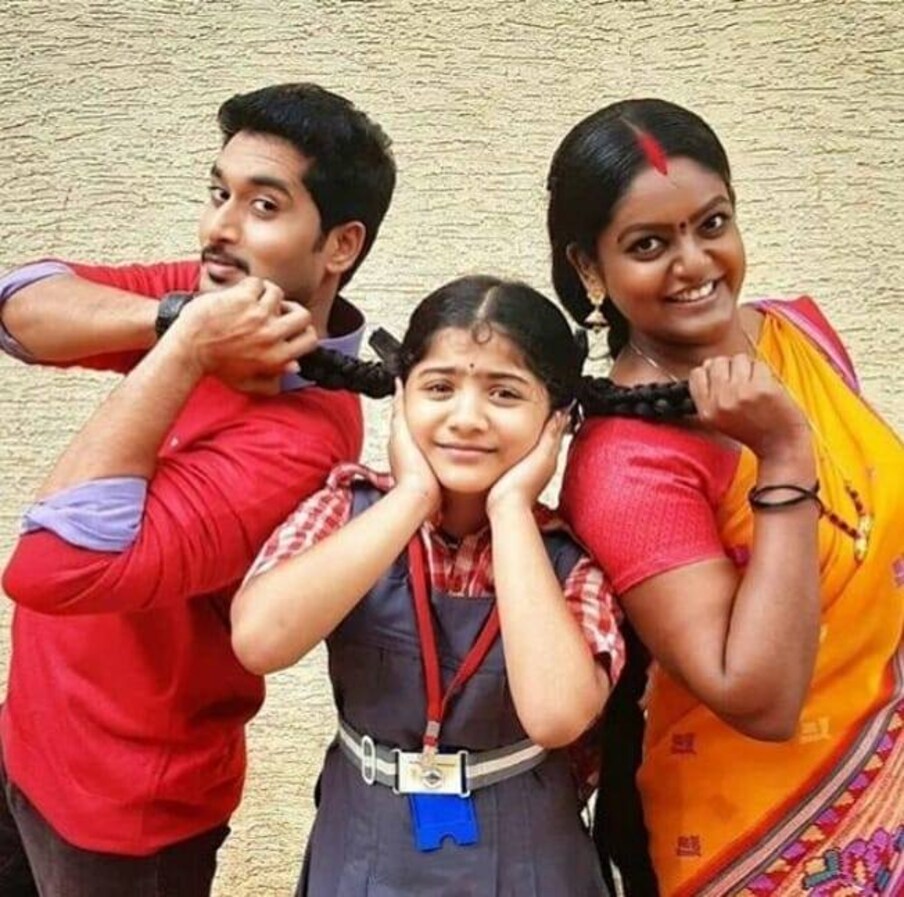  బుల్లితెరపై అతి తక్కువ సమయంలో అభిమానులను సంపాదించుకున్న కార్తీక దీపం సీరియల్ ఇంకా విశేష ఆదరణతో దూసుకెళుతోంది. (Image : Star maa)