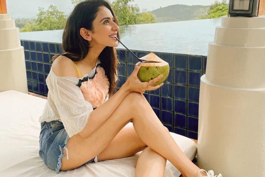 Rakul Preet Singh bought a flat in posh area in bangalore which is worth of 6 crores pk ఇప్పటి హీరోయిన్లు చాలా తెలివిమీరిపోతున్నారు. క్రేజ్ ఉన్నపుడే ఎంచక్కా అన్నీ సెట్ చేసుకుంటున్నారు. మళ్లీ ఒక్కసారి ఇమేజ్ కానీ పోయిందంటే కనీసం పట్టించుకునే వాళ్లు కూడా ఉండరని వాళ్లకు తెలియని విషయం కాదు. Rakul Preet Singh,Rakul Preet Singh twitter,Rakul Preet Singh instagram,Rakul Preet Singh hot,Rakul Preet Singh baught house,Rakul Preet Singh f45 gym,Rakul Preet Singh house,Rakul Preet Singh baught home,Rakul Preet Singh bangalore,Rakul Preet Singh flat,Rakul Preet Singh 6 crore flat,Rakul Preet Singh business,Rakul Preet Singh gym business,Rakul Preet Singh workouts,Rakul Preet Singh hot,Rakul Preet Singh hot images,Rakul Preet Singh hot stills,Rakul Preet Singh hot videos,Rakul Preet Singh hot scenes,telugu cinema,రకుల్ ప్రీత్ సింగ్,రకుల్ ప్రీత్ సింగ్ ఇల్లు,రకుల్ ప్రీత్ మరో ఇల్లు,బెంగళూరులో ఫ్లాట్ తీసుకున్న రకుల్,తెలుగు సినిమా