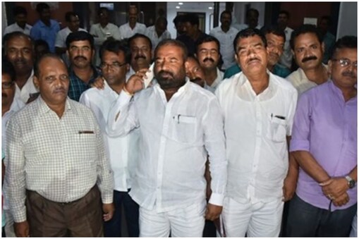 టీఎస్ఆర్టీసీ జేఏసీ నేత అశ్వత్థామరెడ్డి(File)