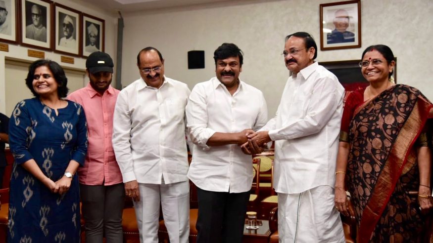 What is the Megastar plan over Politics and Will he planning for his political re entry pk ఇన్నాళ్లూ ఈ అనుమానాలు లేవు కానీ ఇప్పుడు చిరంజీవి చేస్తున్న పనులు చూస్తుంటే మాత్రం ఈ డౌట్స్ వస్తున్నాయి. మొన్నటికి మొన్న ఇకపై తాను కేవలం మెగాస్టార్ మాత్రమే అని.. రాజకీయాల్లోకి వెళ్లడం.. chiranjeevi,chiranjeevi politics,chiranjeevi will join in bjp,chiranjeevi bjp,chiranjeevi bjp mp ticket,chiranjeevi YSRCP,chiranjeevi YS jagan,chiranjeevi ys jagan meeting,ap politics,ap news,chiranjeevi movies,chiranjeevi sye raa,chiranjeevi birthday,chiranjeevi 64th birthday,chiranjeevi political journey,chiranjeevi bjp,chiranjeevi pawan kalyan,chiranjeevi praja rajyam,telugu cinema,చిరంజీవి,చిరంజీవి బీజేపీ,చిరంజీవి వెంకయ్య నాయుడు,చిరంజీవి సైరా నరసింహా రెడ్డి,చిరంజీవి రాజకీయాలు,చిరంజీవి ప్రజారాజ్యం,చిరంజీవి జనసేన,చిరంజీవి పవన్ కల్యాణ్,తెలుగు సినిమా,చిరంజీవి బర్త్ డే