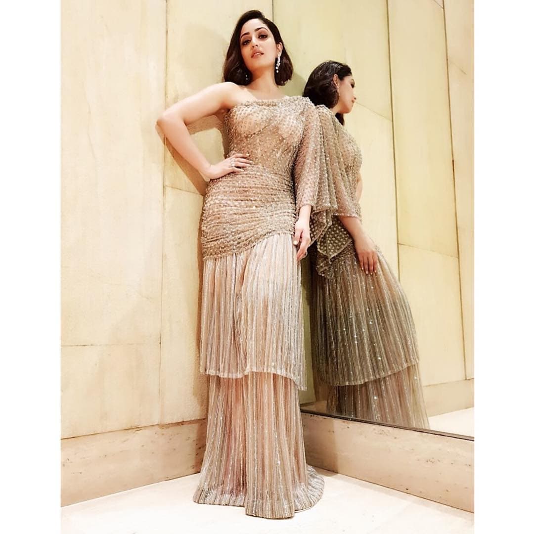 ఆస్థా శర్మ ఫ్యాషన్ డిజైన్స్ (credit - insta - aasthasharma)