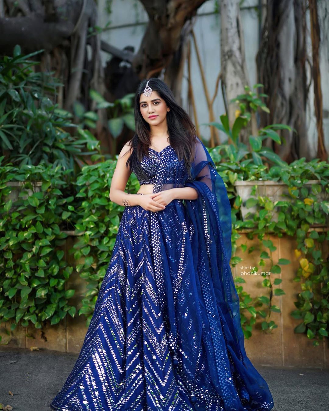 Nabha Natesh PHOTOGRAPHY PHOTO GALLERY : IMAGES, GIF, ANIMATED GIF, WALLPAPER, STICKER FOR WHATSAPP & FACEBOOK #EDUCRATSWEB