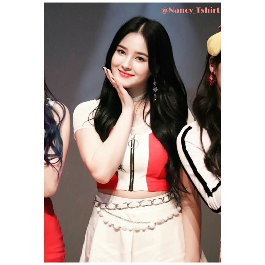 నాన్సీ ఫొటోస్ (credit - insta - nancy__momoland)