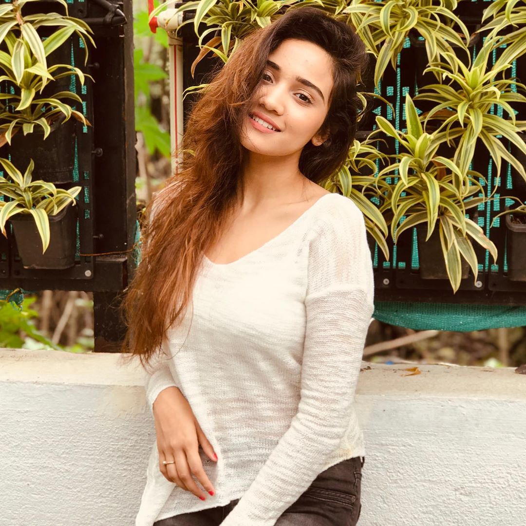 ఆషీ సింగ్ ఫొటోస్ (credit - insta - i_ashisinghh)