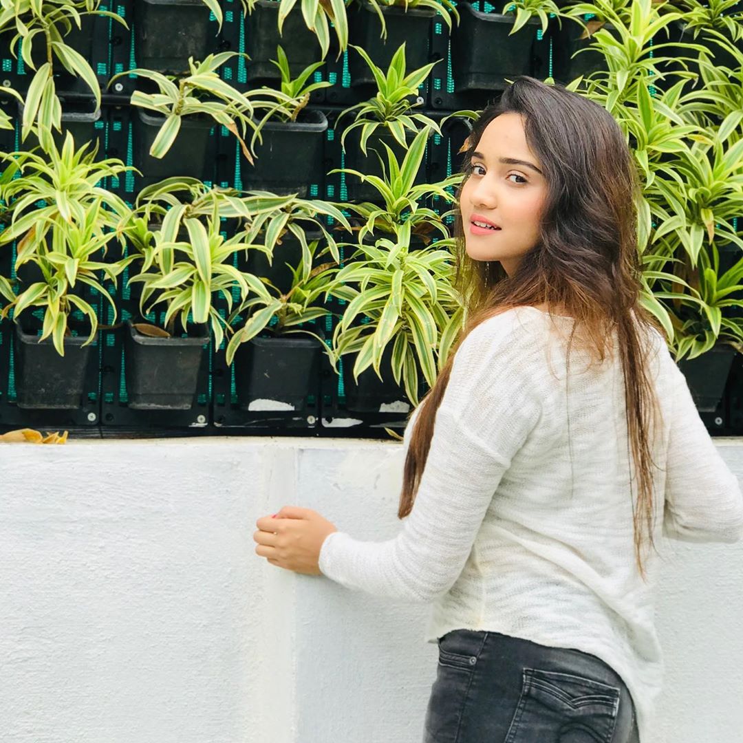 ఆషీ సింగ్ ఫొటోస్ (credit - insta - i_ashisinghh)