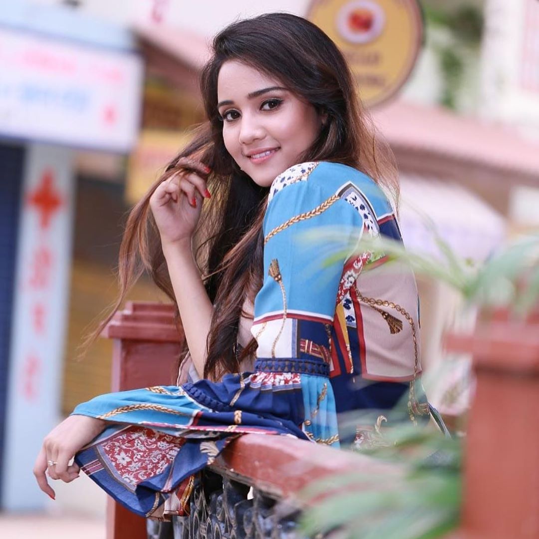 ఆషీ సింగ్ ఫొటోస్ (credit - insta - i_ashisinghh)