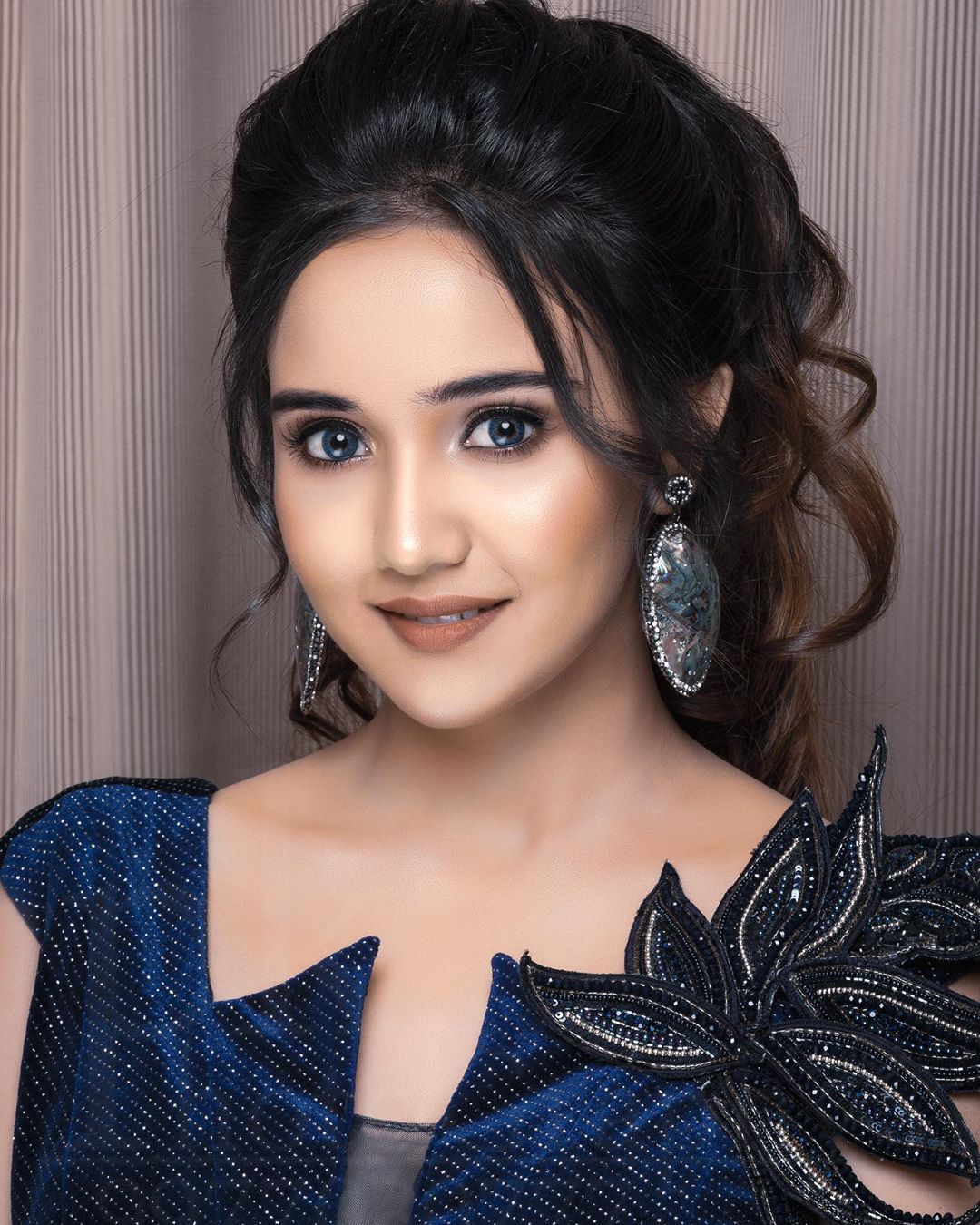 ఆషీ సింగ్ ఫొటోస్ (credit - insta - i_ashisinghh)