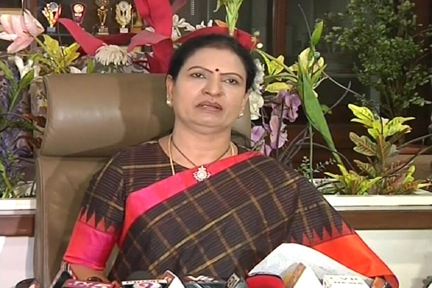 Dk aruna, dk aruna appointed as bjp national vice president, dk aruna news, purandeshwari news, purandeswari, ap bjp, ap bjp news, telangana news, డీకే అరుణ, బీజేపీ జాతీయ ఉపాధ్యక్షురాలిగా డీకే అరుణ, డీకే అరుణ న్యూస్, పురంధేశ్వరి న్యూస్, పురంధేశ్వరి, ఏపీ బీజేపీ