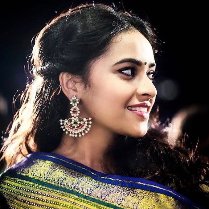 శ్రీదివ్య ఫొటోస్ (credit - insta - sd_sridivya)