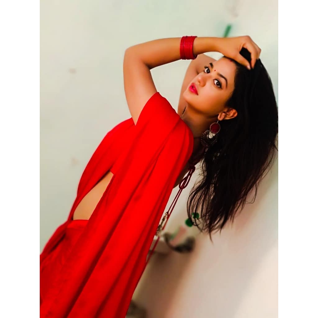 శ్రుతి శర్మ ఫొటోస్ (credit - insta - shrutiisharmaa)