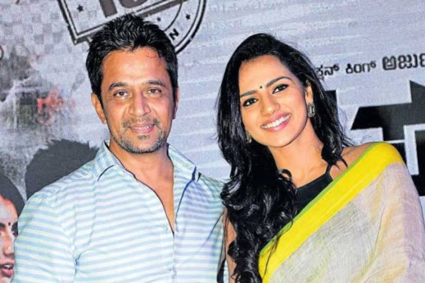 Kannada Actress Sruthi Hariharan alleged that Arjun damaged her career after Metoo issue pk మీటూ.. మీటూ అంటూ చాలా మంది హీరోయిన్లు తమకు ఇండస్ట్రీలో జరిగిన అన్యాయాలను ధైర్యంగా వచ్చి మీడియా ముందు చెప్పుకొచ్చారు. అందులో తెలుగు నుంచి కూడా కొందరు ముద్దుగుమ్మలు ఉన్నారు. sruthi hariharan,sruthi hariharan twitter,arjun sruthi hariharan,shruthi hariharan metoo arjun sarja,arjun sarja,shruthi hariharan,sruthi hariharan over arjun,sruthi hariharan arjun sarja,sruthi hariharan angry on arjun,sruthi hariharan and arjun sarja,sruthi hariharan arjun sarja movie,sruthi hariharan arjun sarja story,arjun sarjan sruthi hariharan,sruthi hariharan complaints on arjun,sruthi hariharan complaints on hero arjun,arjun sarja,action king arjun,sruthi hariharan,kannada cinema,sruthi hariharan filed case against arjun sarja,అర్జున్ సర్జాపై శృతి హరిహరన్ కేస్,మీటూ,అర్జున్ సర్జా శృతి హరిహరన్,లైంగిక వేధింపులు,5 పేజీల కంప్లైంట్,కన్నడ సినీ పరిశ్రమ