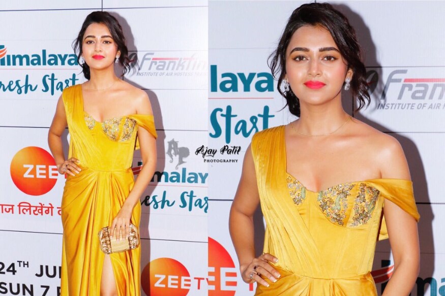 Bollywood actress Tejaswi Prakash Whatsapp Account Got Hacked and After hacker sent nude videos pk అదేంటి.. అలా ఎలా వస్తున్నాయి అనుకుంటున్నారా..? ఈ రోజుల్లో సైబర్ నేరగాళ్లు తాండవం చేస్తున్నారు. వాళ్లకు దొరికింది దొరికినట్లు ఆడేసుకుంటున్నారు. ఇప్పుడు కూడా ఇలాంటి ఘటనే ముంబైలో.. tejaswi prakash,tejaswi prakash twitter,tejaswi prakash instagram,tejaswi prakash serials,tejaswi prakash movies,tejaswi prakash hot,tejaswi prakash hot images,tejaswi prakash whatsapp,whatsapp chat,whatsapp chatting,whatsapp calls,whatsapp video calls,tejaswi prakash whatsapp video calls,tejaswi prakash whatsapp hacked,hindi cinema,tejaswi prakash whatsapp nude videos,tejaswi prakash nude,తేజస్వి ప్రకాష్,తేజస్వి ప్రకాష్ న్యూడ్,తేజస్వి ప్రకాష్ వాట్సాప్,తేజస్వి ప్రకాష్ వాట్సాప్ ఛాట్,హిందీ సినిమా