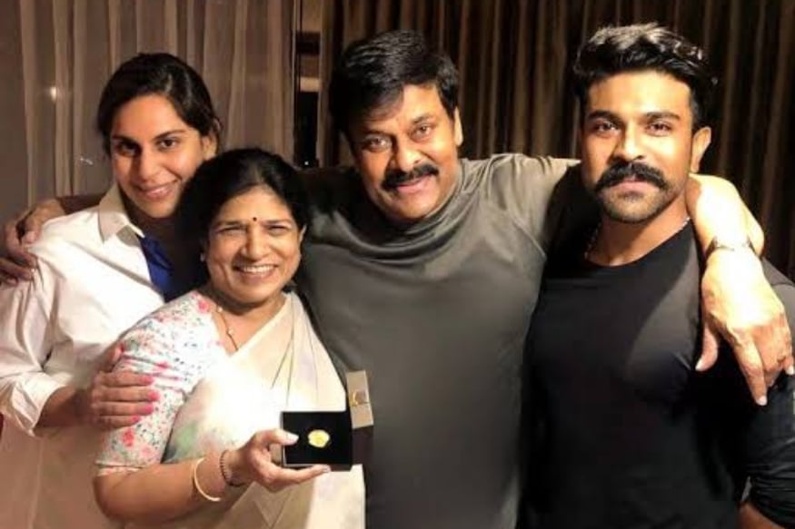 అత్తా మామ చిరంజీవి,సురేఖలతో రామ్ చరణ్ ఉపాసన (Twitter/Photo)