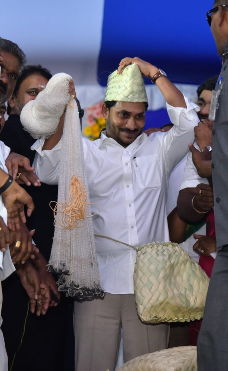 వైఎస్సార్ మత్స్యకార భరోసా పథకం ప్రారంభోత్సవంలో సీఎం జగన్