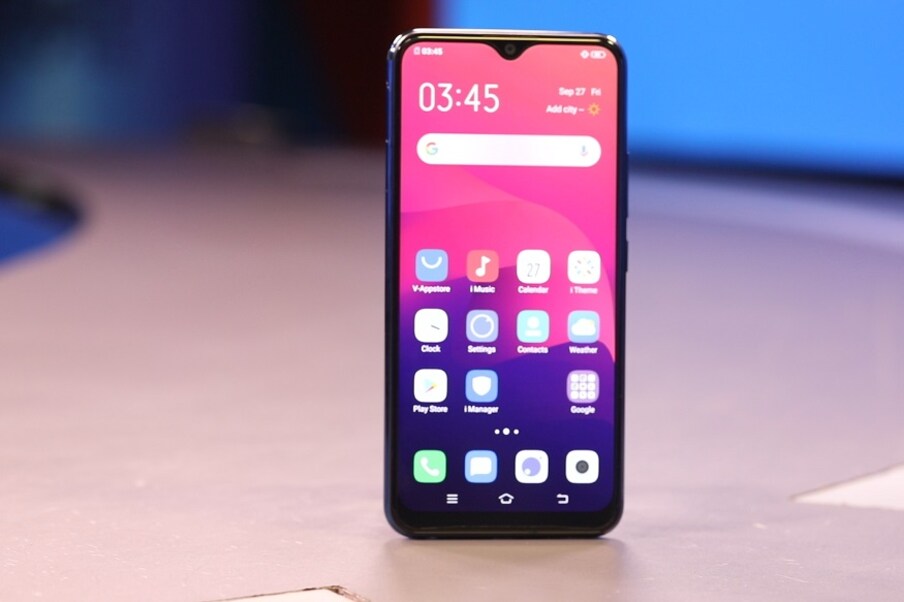  8. Vivo U10: వివో యూ10 స్పెసిఫికేషన్స్ చూస్తే 6.35 అంగుళాల హెచ్‌డీ+ డిస్‌ప్లే ఉండటం విశేషం. స్నాప్‌డ్రాగన్ 655 ప్రాసెసర్‌తో పనిచేస్తుంది. రియర్ కెమెరా 13+8+2 మెగాపిక్సెల్ కాగా, ఫ్రంట్ కెమెరా 8 మెగాపిక్సెల్. (image: Vivo India)