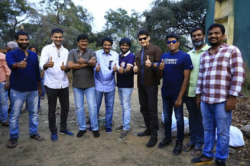 Mahesh Babu Sarileru Neekevvaru movie censor completed and Will superstar creates history pk సూపర్ స్టార్ మహేష్ బాబు హీరోగా నటిస్తున్న సరిలేరు నీకెవ్వరు సినిమా సెన్సార్ పూర్తైపోయింది. విడుదలకు పది రోజుల ముందే అన్నీ పూర్తి చేసాడు దర్శకుడు అనిల్ రావిపూడి. బిజినెస్ మెన్ తర్వాత మహేష్ కెరీర్లో.. sarileru neekevvaru,sarileru neekevvaru censor,sarileru neekevvaru censor review,sarileru neekevvaru censor talk,mahesh babu sarileru neekevvaru shooting,sarileru neekevvaru shooting wrapped up,sarileru neekevvaru jabardasth comedy show,sarileru neekevvaru anil ravipudi,jabardasth comedians sarileru neekevvaru,chammak chandra sarileru neekevvaru,chammak chandra comedy in sarileru neekevvaru,telugu cinema,jabardasth skits,jabardasth skit in sarileru neekevvaru,rashmika mandanna sarileru neekevvaru,జబర్దస్త్ కామెడీ,సరిలేరు నీకెవ్వరు సెన్సార్ రివ్యూ,జబర్దస్త్ కమెడియన్స్ సరిలేరు నీకెవ్వరు,జబర్దస్త్ కామెడీ షో,చమ్మక్ చంద్ర సరిలేరు నీకెవ్వరు మహేష్ బాబు,తెలుగు సినిమా,ట్రైన్ ఎపిసోడ్ సరిలేరు నీకెవ్వరు