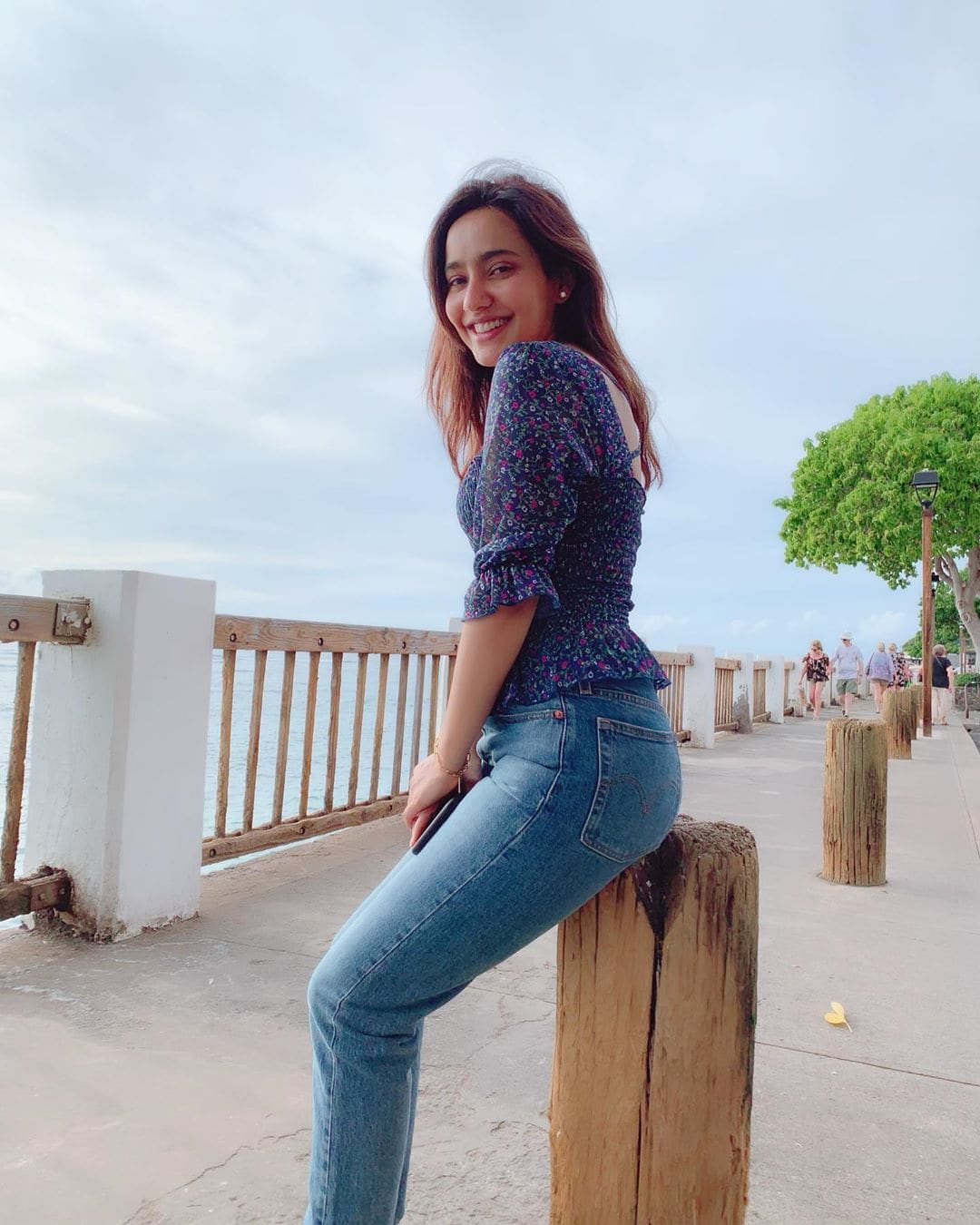 క్యాజువల్ లుక్‌లో నేహా శర్మ అదుర్స్... Neha Sharma stunning in causal ...