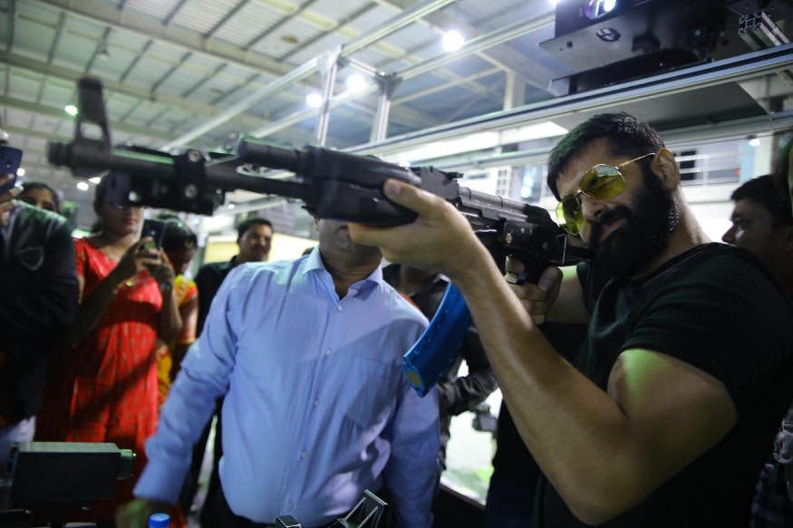 ismart shankar fame hero ram pothineni carry real ak 47 guns in hyderabad,ram pothineni,ram pothineni red,ram pothineni ismart shnakar,ram pothineni carry ak 47,ak 47 gun,ram pothineni with guns,ram pothineni songs,ram pothineni latest,ram pothineni new look,ram pothineni video,ram pothineni red movie launch,ram pothineni new movie,ram pothineni movies,ram pothineni red movie,ram pothineni red first look,ram pothineni red movie making videos,red movie ram pothineni trailer,zen technologies ram pothineni,tollywood,telugu cinema,రామ్ పోతినేని,చేతిలో గన్,చేతిలో ఏకే 47తో రామ్ పోతినేని,రామ్ పోతినేని రెడ్,రామ్ పోతినేని ఏకే 47,రామ్ పోతినేని ఇస్మార్ట్ శంకర్,ఇస్మార్ట్ శంకర్