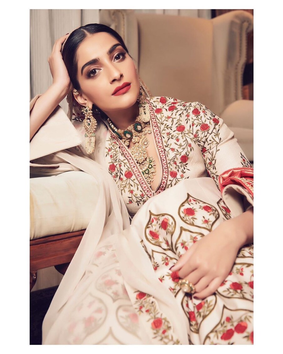  అదరగొడుతోన్న సోనమ్ కపూర్ Photo: Instagram.com/sonamkapoor