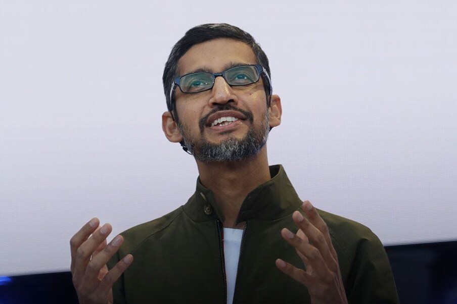  2. ఆండ్రాయిడ్ బిజినెస్‌ను పరుగులు తీయించిన సుందర్ పిచాయ్ పేరు మార్మోగిపోయింది. అక్కడ్నుంచి గూగుల్ చీఫ్ ఎగ్జిక్యూటీవ్ ఆఫీసర్‌గా, ఇప్పుడు ఏకంగా గూగుల్ మాతృసంస్థ అల్ఫాబెట్ సీఈఓగా ఎదిగేవరకు సాగింది ఆయన ప్రస్థానం. (File Photo: Sundar Pichai)