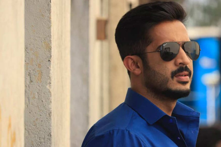Anchor Ravi opens about his assets and says that he was cheated by a friend very bad way pk యాంకర్ రవితో ప్రత్యేకంగా పరిచయాలు అవసరం లేదు. బుల్లితెరపై తనకంటూ ప్రత్యేక గుర్తింపు సంపాదించుకున్నాడు ఈ యాంకర్. పటాస్ కామెడీ షో సహా మరెన్నో షోలకు హోస్ట్గా చేసాడు రవి. ఈ మధ్యే పటాస్.. anchor ravi,anchor ravi facebook,anchor ravi twitter,anchor ravi cheated,anchor ravi cheated by friend,anchor ravi srimukhi affair,anchor ravi 45 lacks cheated,anchor ravi lasya,anchor ravi srimukhi,anchor ravi local gangs promo,anchor ravi pradeep,anchor ravi anchor srimukhi,anchor ravi lasya affair,anchor ravi movies,anchor ravi show,anchor ravi patas show,anchor ravi srimukhi love story,anchor ravi pradeep show,anchor ravi affairs,telugu cinema,లోకల్ గ్యాంగ్స్,యాంకర్ రవిని మోసం చేసిన స్నేహితుడు,యాంకర్ రవి,యాంకర్ లాస్య రిలేషన్,యాంకర్ రవి శ్రీముఖి,తెలుగు సినిమా