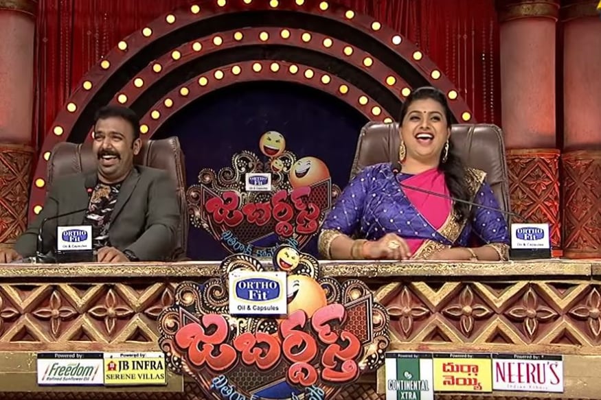 Jabardasth Mallemala production team started reverse attack on old judge Nagababu pk జబర్ధస్త్ కామెడీ షోను వదిలేసి ఇప్పుడు జీ తెలుగుతో బిజీగా ఉన్నాడు నాగబాబు. ఈయన ఏడేళ్లకు పైగా నవ్వుల నవాబుగా ఉన్నా కూడా ఎందుకో తెలియదు కానీ మల్లెమాలపైనే విమర్శల వర్షం కురిపించాడు మెగా బ్రదర్. jabardasth comedy show,adirindi comedy show,nagababu mallemala productions,jabardasth comedy show secrets,jabardasth comedy show judge,jabardasth nagababu,nagababu channel,nagababu my channel naa istam,nagababu interview,jabardasth comedy show episode,jabardasth comedy show latest episode,jabardasth latest promo,jabardasth comedy show directors,jabardasth comedy show mallemala,jabardasth comedy show shyam prasad reddy,jabardasth comedy show promo,sudigali sudheer,rashmi gautam,anasuya bharadwaj,telugu cinema,జబర్దస్త్ కామెడీ షో,జబర్దస్త్ జాతకం బయటపెట్టిన నాగబాబు,నాగబాబు ఛానెల్,నాగబాబు మై ఛానెల్ నా యిష్టం,నాగబాబు జబర్దస్త్,జబర్దస్త్ సీక్రేట్స్,తెలుగు సినిమా