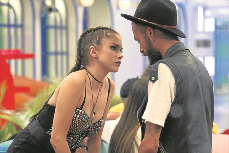 Spanish Big Brother contestant Carlota Prado forced to watch her own Sexual Assault in room pk ఒక్క సినిమా ఇండస్ట్రీలోనే కాదు.. ఎక్కడైనా కూడా ఇప్పుడు అమ్మాయిలపై అఘాయిత్యాలు పెరిగిపోతున్నాయి. ఎన్ని శిక్షలు వేసినా.. ఎంత రచ్చ చేసినా కూడా ఎవరూ మారడం లేదిక్కడ. ప్రస్తుతం తెలంగాణ దిశా కేస్.. disha case,nirbhaya case,telangana disha case,rape and murder,Carlota Prado,Carlota Prado rape scene,big brother contestant Carlota Prado,Carlota Prado actress rape,Jose Maria Lopez Carlota Prado,Gran Hermano spanish show,స్పానిష్ షో బిగ్ బ్రదర్,తెలంగాణ నిర్భయ,రేప్ అండ్ మర్డర్,జస్టిస్ ఫర్ దిశా