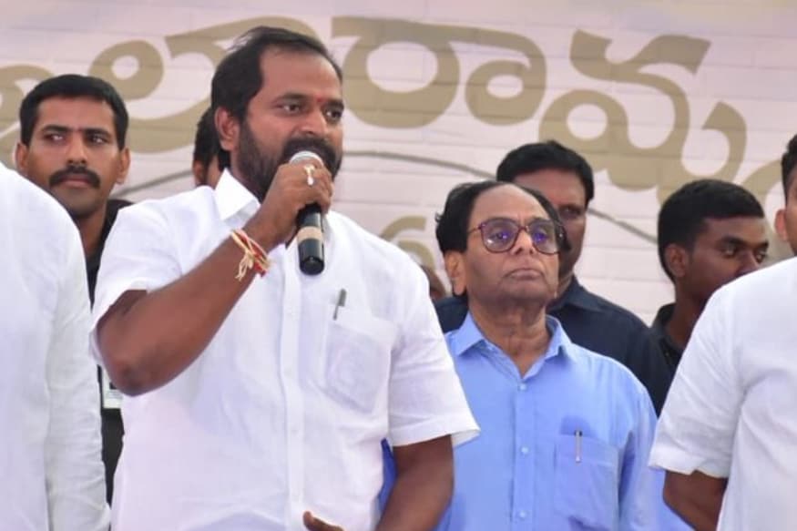 తెలంగాణ మంత్రికి షాక్... పెళ్లిలో చేతి కడియం మాయం | Srinivas goud sentiment kadiyam missed in marriage function ak