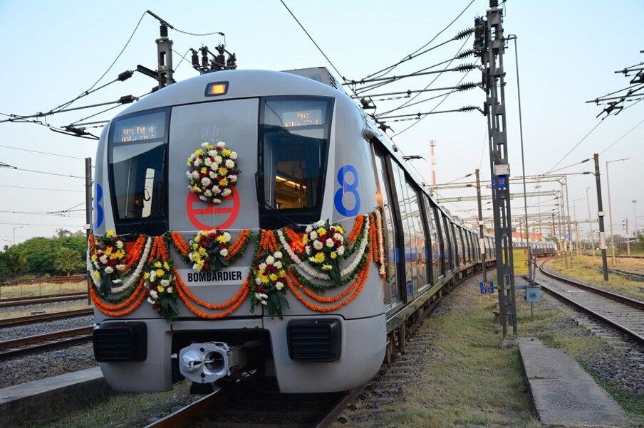  1. మెట్రో రైల్‌లో ఉద్యోగాలు కోరుకునేవారికి శుభవార్త. ఢిల్లీ మెట్రో రైల్ కార్పొరేషన్-DMRC ఎగ్జిక్యూటీవ్, నాన్ ఎగ్జిక్యూటీవ్ పోస్టుల్ని భర్తీ చేస్తోంది. మొత్తం 1493 ఖాళీలున్నాయి. (ప్రతీకాత్మక చిత్రం)
