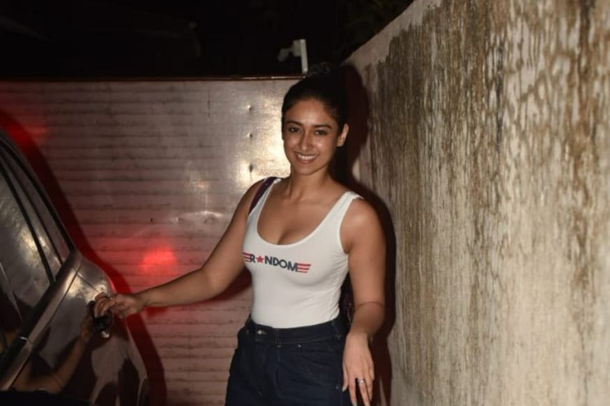  ఇలియానా హాట్ ఫోటోస్  Photo: Instagram