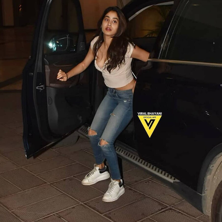  జాన్వీ కపూర్ ఫోటోస్ Photo: Instagram/Viral Bhayani