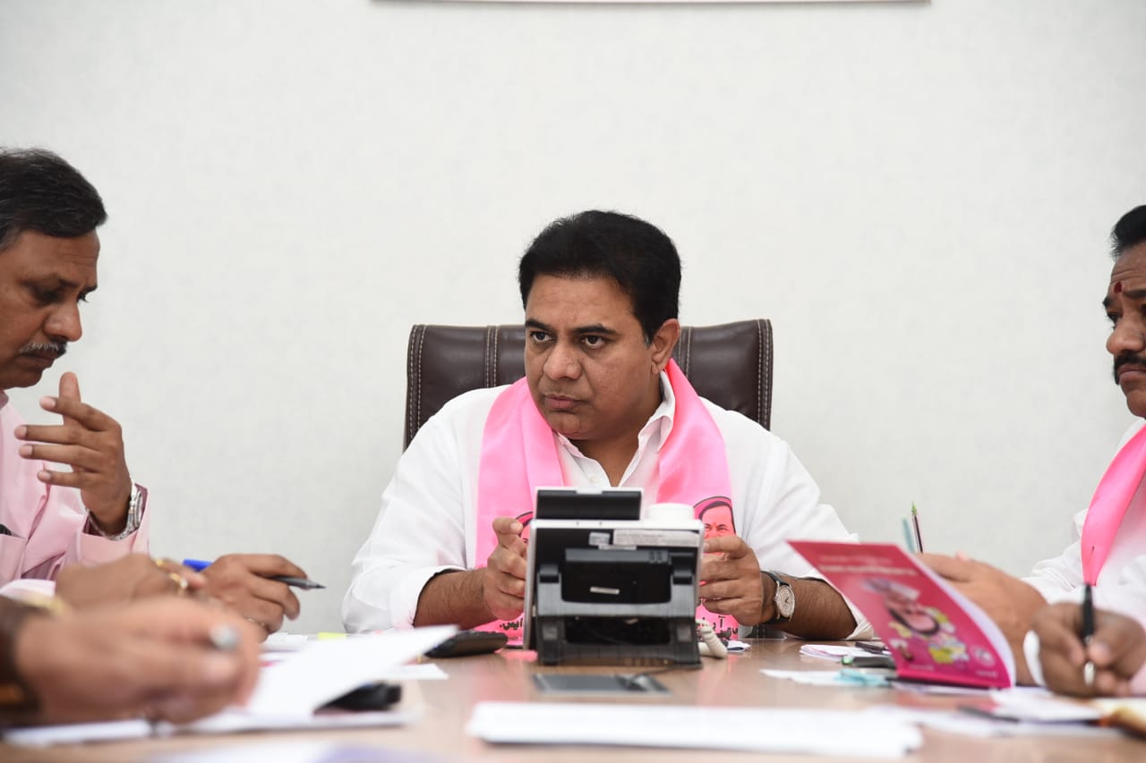 కీలక పదవులపై కేటీఆర్ కసరత్తు... కేసీఆరే ఫైనల్... | Cm kcr and ktr to take final decision on chairpersons and mayors ak