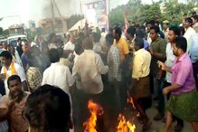 Video : పామర్రులో తీవ్ర ఉద్రిక్తత.. టీడీపీ, వైసీపీ కార్యకర్తల బాహా బాహీ