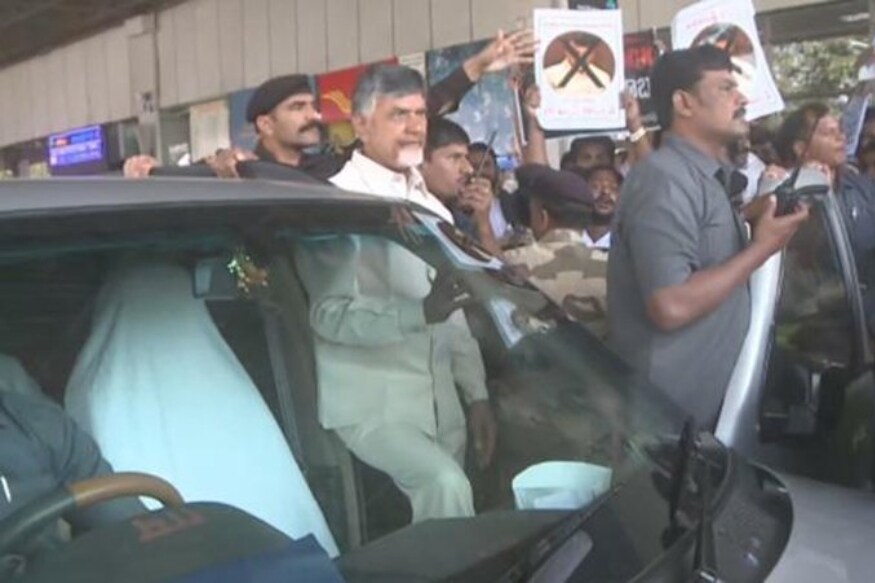 నారా లోకేష్,చంద్రబాబు టూర్,చంద్రబాబుపై గుడ్లు దాడి,చంద్రబాబుపై చెప్పుల దాడి,విశాఖలో చంద్రబాబు టూర్,విశాఖ ఎయిర్పోర్టు చంద్రబాబు,విశాఖలో టీడీపీ వైసీపీ దాడులు,విశాఖలో చంద్రబాబుకు షాక్,ఉత్తరాంధ్రలో చంద్రబాబు యాత్ర,nara lokesh,nara lokesh on chandrababu tour,nara lokesh tweet,nara lokesh on ysrcp,nara lokesh on ys jagan,chandrababu in visakhapatnam