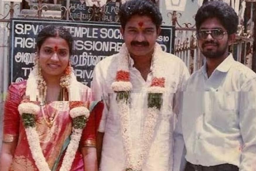  తలంబ్రాలు, ఆహుతి,అంకుశం వంటి సినిమాలతో హిట్ పెయిర్ అనిపించుకున్న రాజశేఖర్, జీవిత...ఆ తర్వాత ఒకరికొకరు జీవిత భాగస్వాములై వాళ్ల చెరగని ప్రేమకు శ్రీకారం చుట్టారు. (Facebook/Photo)