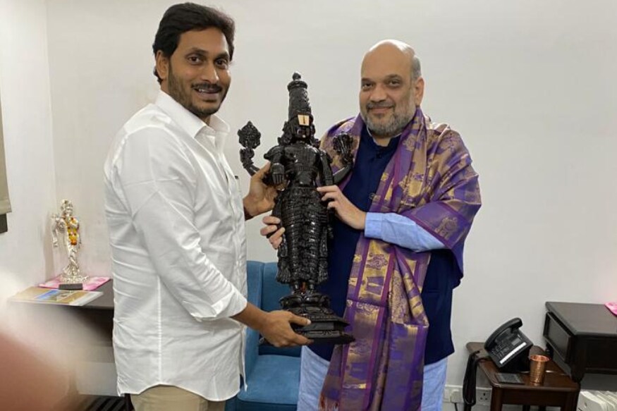 వైసీపీbjp ycp alliance,jagan amit shah meeting,bjp janasena alliance,jagan modi meeting,ycp joining nda,బీజేపీ వైసీపీ పొత్తు,కేంద్రంలో చేరున్న వైసీపీ,వైసీపికి రెండు కేంద్రమంత్రి పదవులు,బీజేపీ జనసేన పొత్తు,బీజేపీ వైసీపీ పొత్తుపై పవన్ కామెంట్స్,pawan kalyan on bjp ycp alliance,తో పొత్తు... క్లారిటీ ఇచ్చిన బీజేపీ | Bjp leader sunil deodhar clarifies on alliance with janasena and Amaravati ak