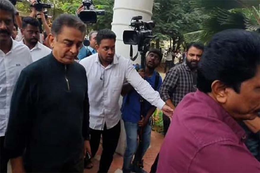 chennai police interrogates kamal haasan in probe into bharateeyudu 2 film sets,Kamal Haasan,police interrogates kamal haasan,kamal haasan bharatheeyudu 2 sets,Kamal Haasan twitter,Kamal Haasan indian 2 movie,Kamal Haasan indian 2 movie sets,kamal haasan 1 crore help,telugu cinema,భారతీయుడు 2, భారతీయుడు 2 ప్రమాద మృతులకు కోటి సాయం చేసిన కమల్ హాసన్,కమల్ హాసన్ను విచారించిన చెన్నై పోలీసులు
