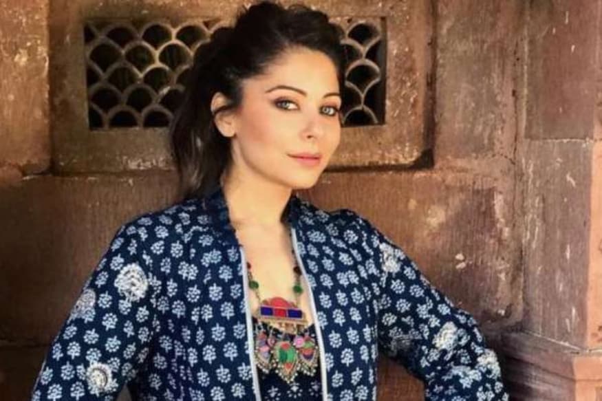 సింగర్ కనికా కపూర్కు కరోనా (kanika kapoor corona)
