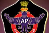 షాకింగ్.. మహిళా ఎస్ఐ అని చూడకుండా వాలంటీరు.. ఎంత పనిచేశాడంటే..