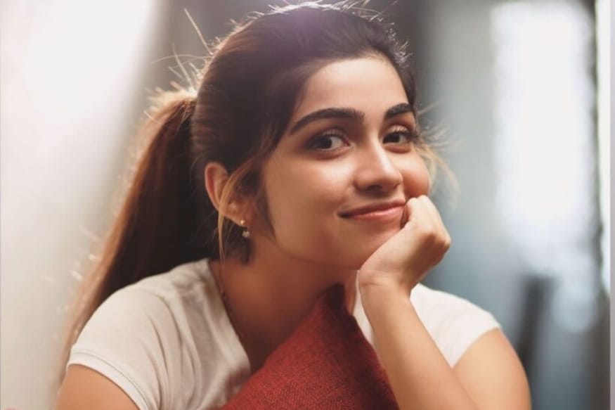 Malayali beauty manasa radhakrishnan may act as heroin in Pawan Kalyan Harish Shankar movie,Pawan Kalyan,pawan kalyan Twitter,pawan kalyan manasa radhakrishnan,manasa radhakrishnan,manasa radhakrishnan twitter,manasa radhakrishnan facebook,manasa radhakrishnan instagram,Harish Shankar,Pawan Kalyan Harish Shankar movie,pawan kalyan harish shankar devi sri prasad,Pawan Kalyan Harish Shankar mythri movie makers,Pawan Kalyan Harish Shankar movie confirmed,Pawan Kalyan Harish Shankar gabbar singh,Pawan Kalyan krish movie,Pawan Kalyan pink remake,telugu cinema,pspk 28 harish shankar,పవన్ కళ్యాణ్,పవన్ కళ్యాణ్ హరీష్ శంకర్,పవన్ కళ్యాణ్ క్రిష్,పవన్ కళ్యాణ్ హరీష్ శంకర్ మైత్రి మూవీ మేకర్స్,పవన్ కళ్యాణ్ దేవీ శ్రీ ప్రసాద్ హరీష్ శంకర్,మానస రాధాకృష్ణన్,మానస రాధాకృష్ణన్ పవన్ కళ్యాణ్