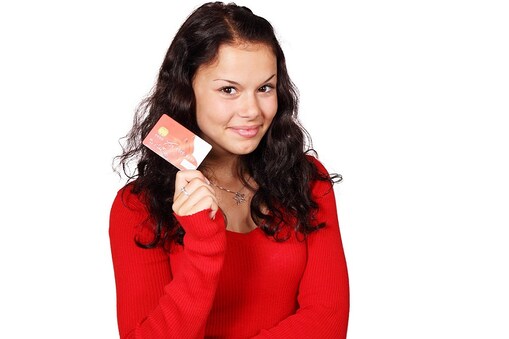 Credit Card Loan: క్రెడిట్ కార్డుపై లోన్ తీసుకుంటున్నారా? ఈ విషయాలు గుర్తుంచుకోండి
(ప్రతీకాత్మక చిత్రం)
