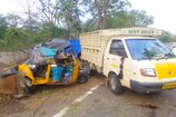 చేపలతో వున్న ఆటో ను ఢీ కొన్న టిప్పర్...