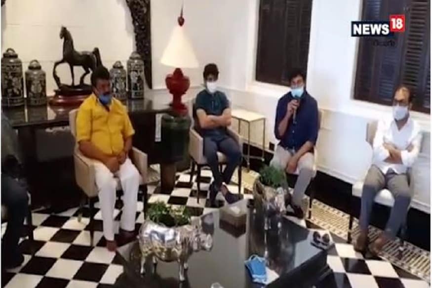 చిరంజీవి ఇంట్లో సినీ పెద్దలతో తలసాని భేటీ (Twitter/Photo)