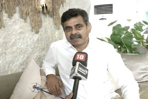 పేషెంట్ ట్రాన్స్‌ఫర్ సిస్టంకి పేటెంట్ పొందిన మాజీ ఎంపీ... (File)