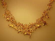 Gold Price Today: నగలు కొంటున్నారా? లేటెస్ట్ గోల్డ్ రేట్స్ ఇవే Gold Price Today: నగలు కొంటున్నారా? లేటెస్ట్ గోల్డ్ రేట్స్ ఇవే