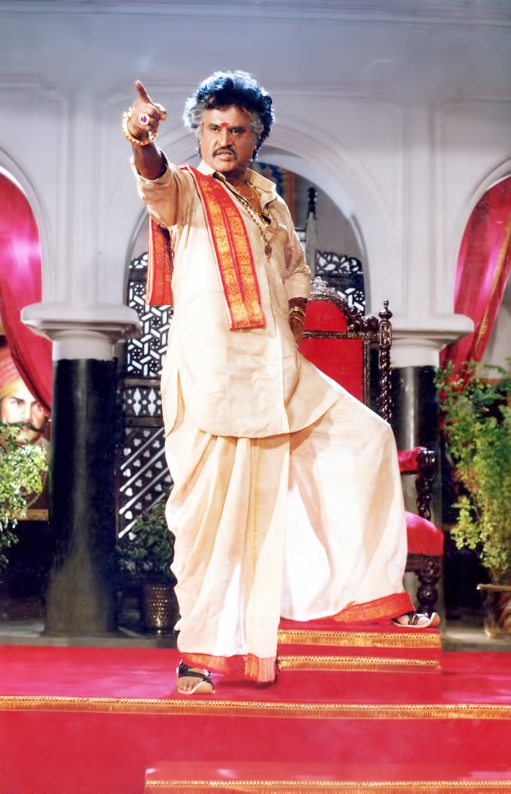  సూపర్ స్టార్ రజినీకాంత్ పెదరాయుడు సహా కొన్ని సినిమాల్లో హీరోయిన్ లేకుండనే సింగిల్ గా నటించి బాక్సాఫీస్ ను షేక్ చేసారు. (Twitter/Photo)