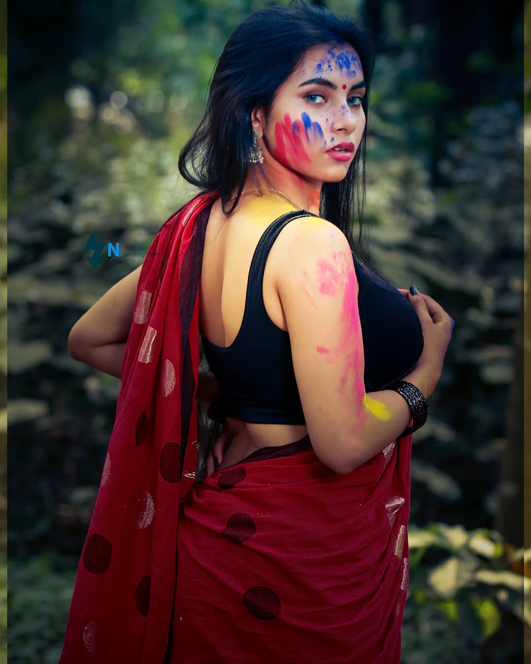 ఈ బంగ్లాదేశ్ భామ అందాలకు...కుర్రాళ్లు హీటెక్కిపోతారేమో...