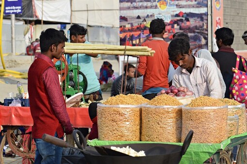 Loan: చిరువ్యాపారులకు మోదీ ప్రభుత్వం లోన్‌... అప్లై చేయండిలా
(ప్రతీకాత్మక చిత్రం)